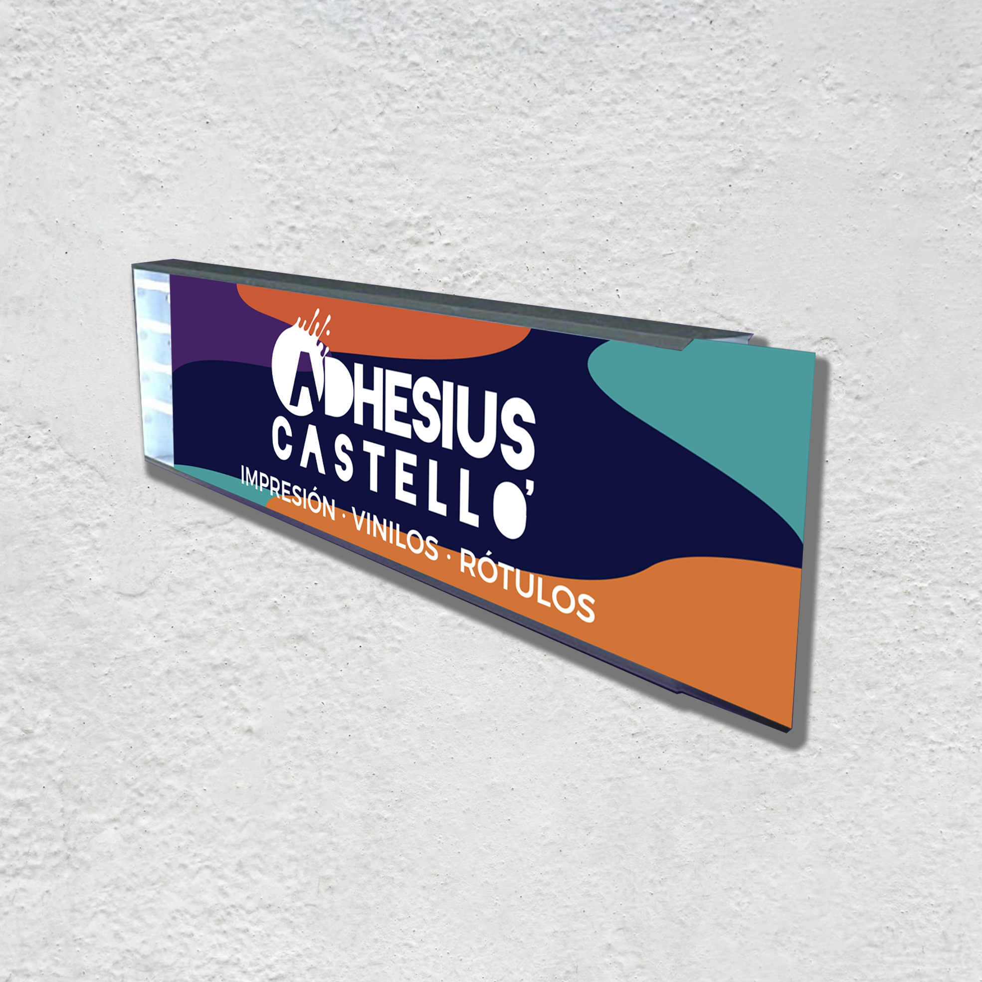 Placa de metacrilato con vinilo de corte impreso – adhesius castello
